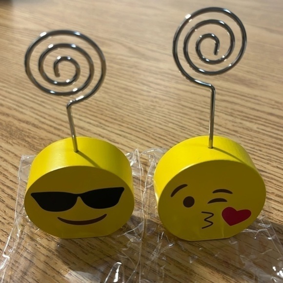 Emoji 😎 😘 picture holders‎ - Picture 2 of 3